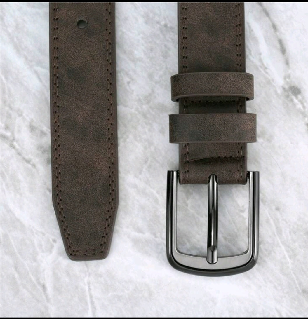 Vintage  Leather Belt – Classic Metal Buckle