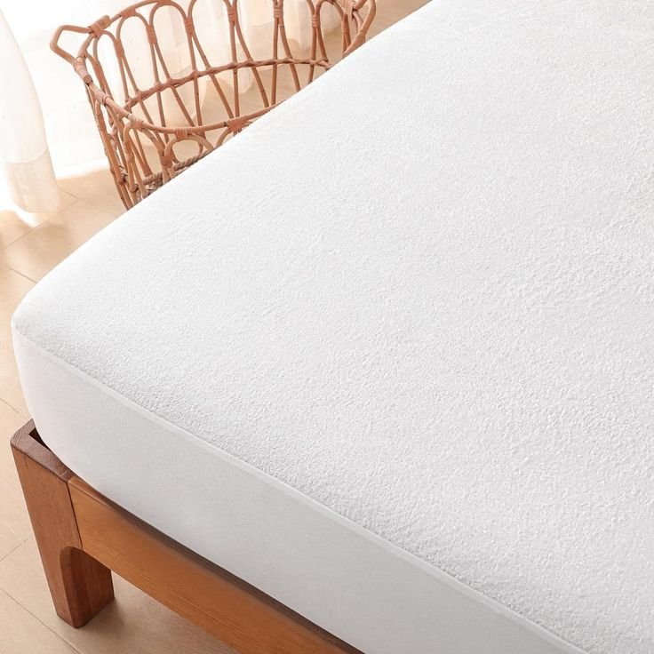 Terry Waterproof Mattress Protector. - Image 2